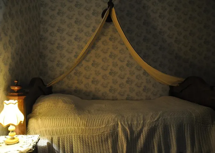 Bed & Breakfast Chateau De *