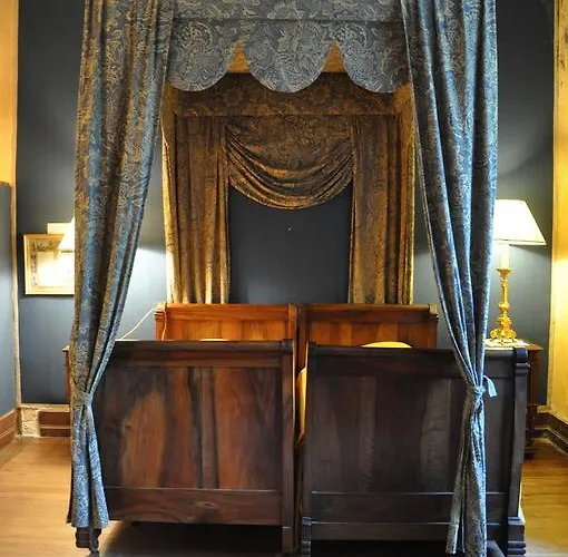 Bed and breakfast Chateau De *